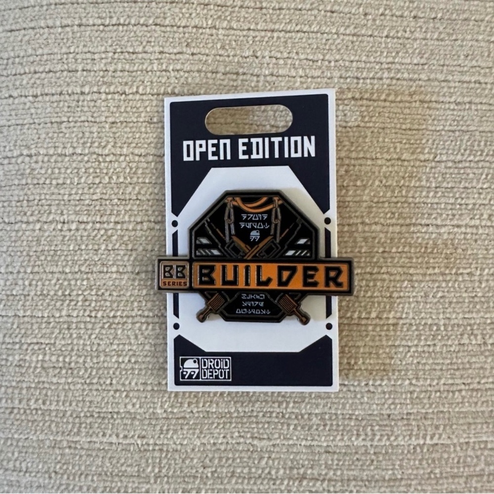NEW Disney Parks Star Wars Galaxy's Edge Droid Depot‎ BB Series Builder Pin